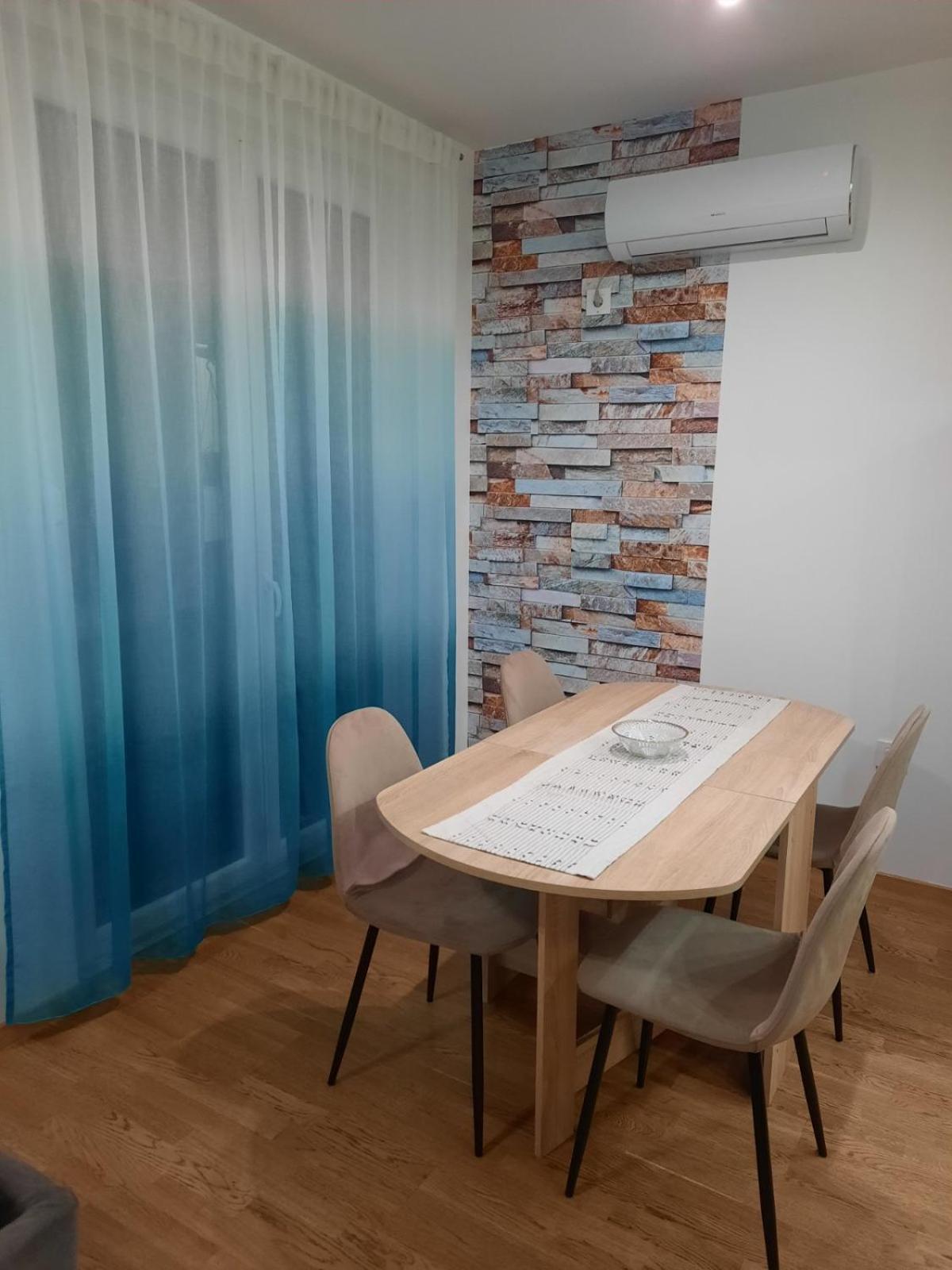 Lux Advent Apartment Subotica Exterior photo